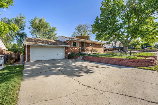 980 Dakin St in Denver, CO - Building Photo - Building Photo