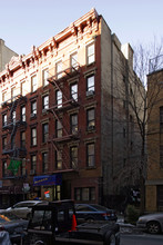 139 Thompson St in New York, NY - Building Photo - Building Photo