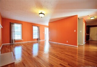 324 Roundtree Dr in Fayetteville, NC - Building Photo - Building Photo