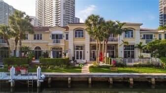 3705 NE 214th St in Miami, FL - Building Photo