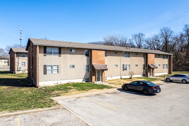 Timber Creek Apartments in Independence, MO - Building Photo - Building Photo