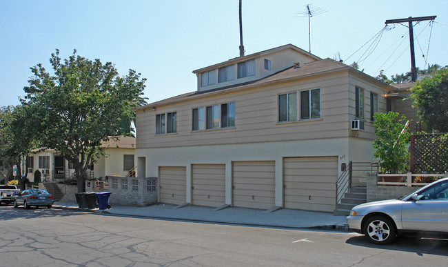 905-911 N West Knoll Dr in West Hollywood, CA - Building Photo - Building Photo