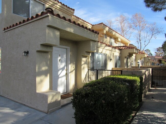 43409 30th St W in Lancaster, CA - Building Photo - Building Photo