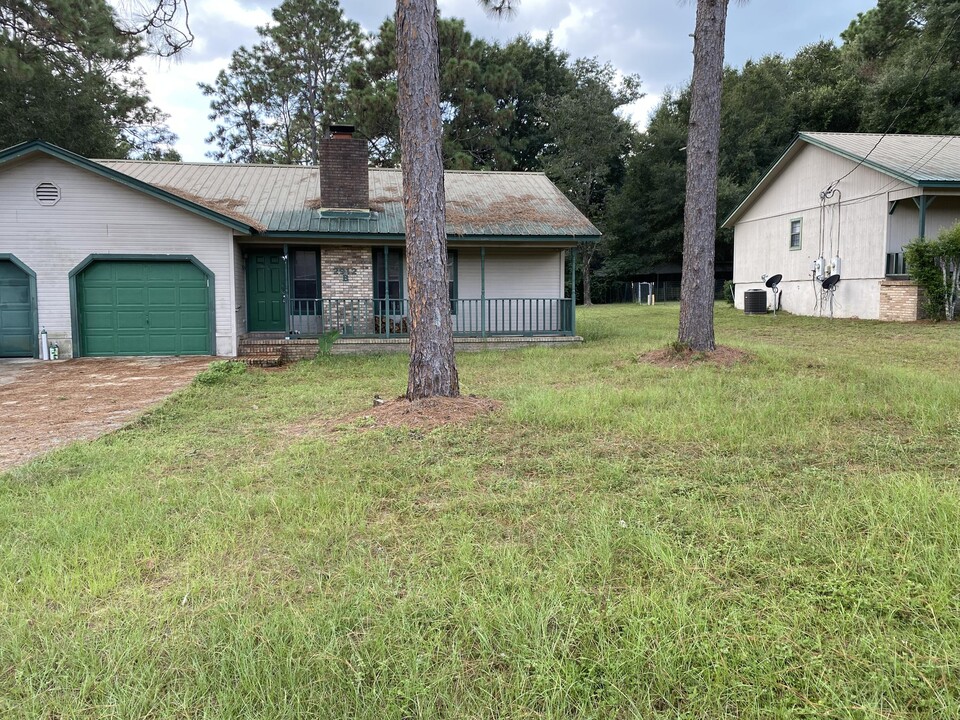 2912 Crescent St in Crestview, FL - Building Photo