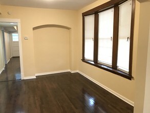 1327 N Avers Ave in Chicago, IL - Building Photo - Building Photo