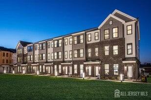 628 Sadie Cir in New Brunswick, NJ - Building Photo