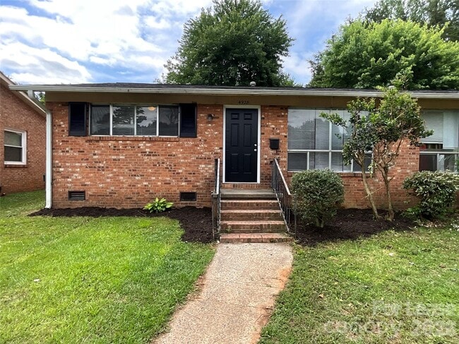 property at 4928 Malibu Dr