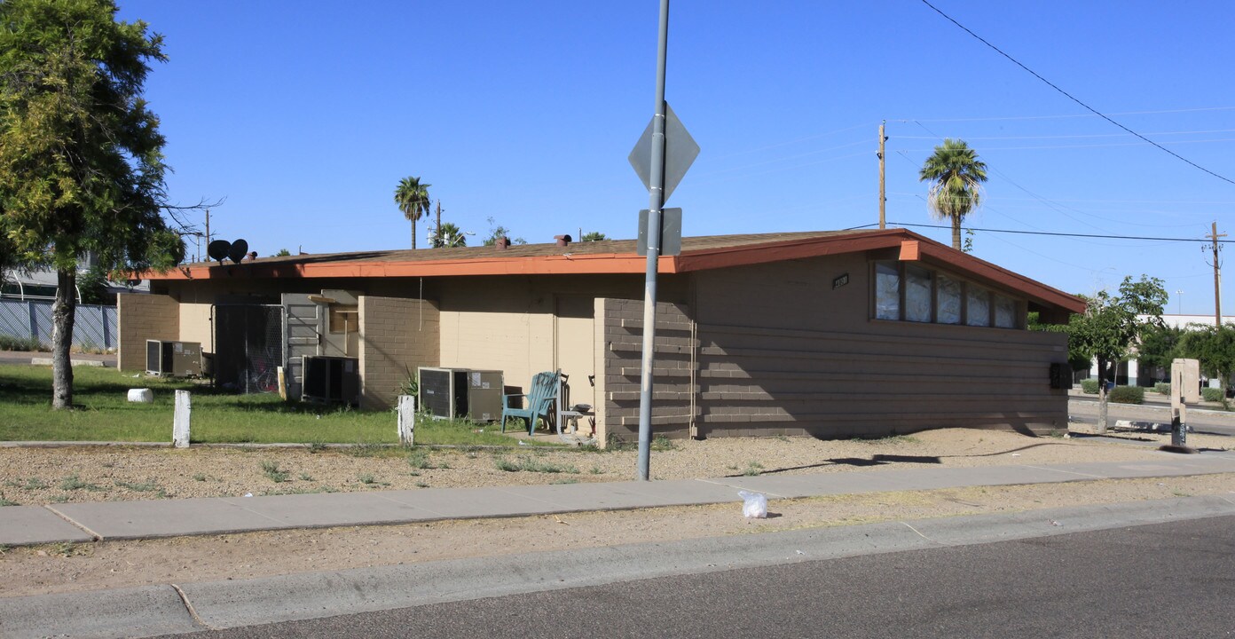 4801 E Willetta St in Phoenix, AZ - Building Photo