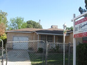 2231 Elton Ave in Bakersfield, CA - Building Photo - Building Photo