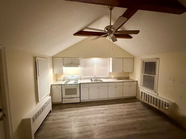 203 Berkshire Dr in Farmingville, NY - Foto de edificio - Building Photo