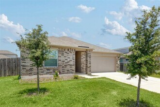 421 Bluejack Wy in Hutto, TX - Building Photo - Building Photo