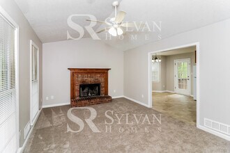 217 Robin Hood Dr in Douglasville, GA - Building Photo - Building Photo