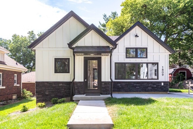 property at 1809 College St