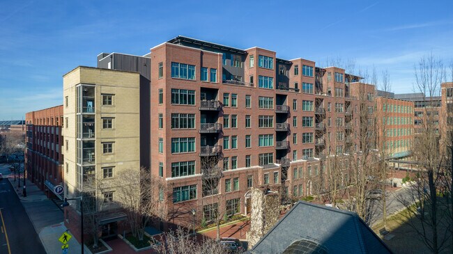 Burnham Square East in Columbus, OH - Building Photo - Building Photo