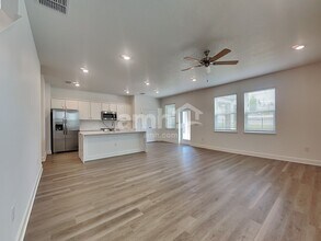 37869 Dusty Saddle Ln in Zephyrhills, FL - Building Photo - Building Photo