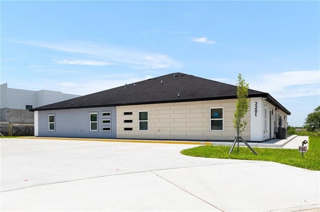 property at 3201 S 6th Ln