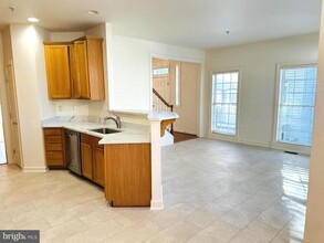 118 Swanton Ln in Gaithersburg, MD - Building Photo - Building Photo