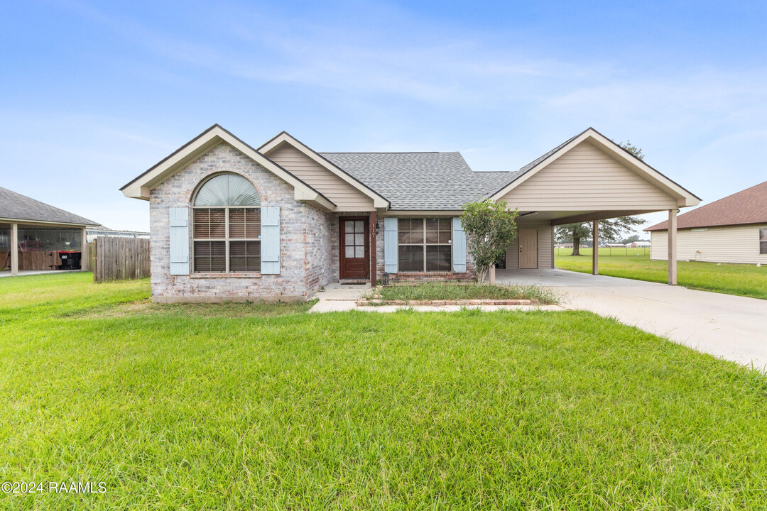 117 Ridge Run Ln in Carencro, LA - Building Photo