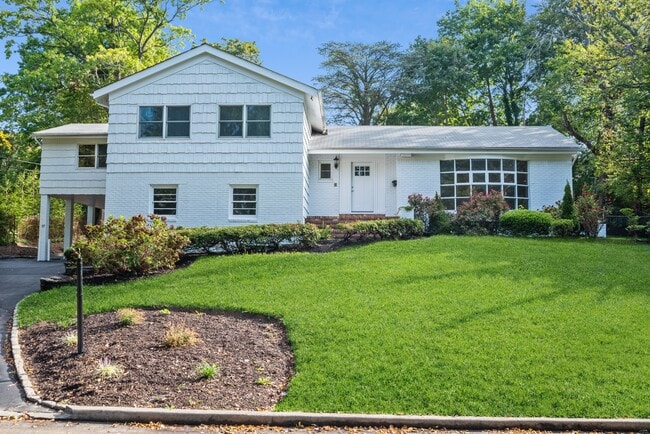 property at 17 Vista Dr