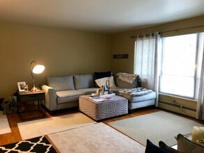 2525 W 13 Mile Rd in Royal Oak, MI - Building Photo - Building Photo