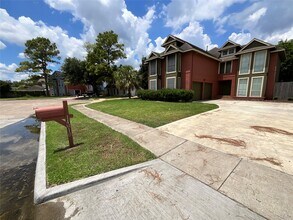 14810 Rancho Vista Dr in Houston, TX - Building Photo - Building Photo