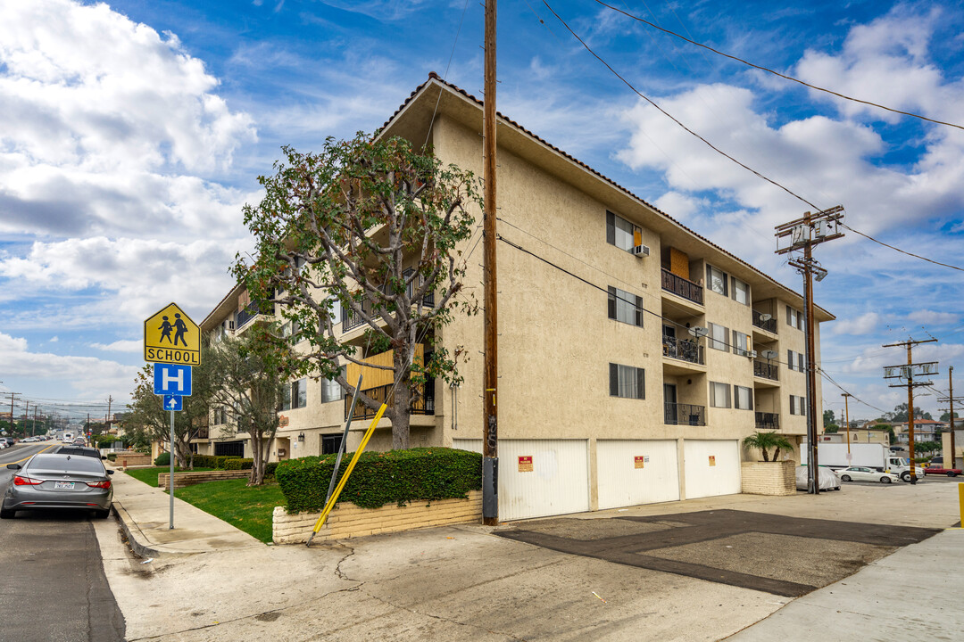 The Mariner in San Pedro, CA - Building Photo