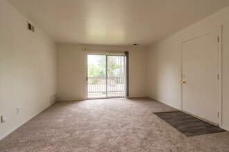 Lexington Manor in Brighton, MI - Building Photo - Interior Photo