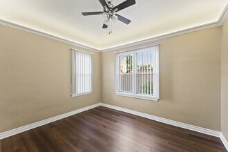 2510 Magnolia Ave in Long Beach, CA - Building Photo - Building Photo