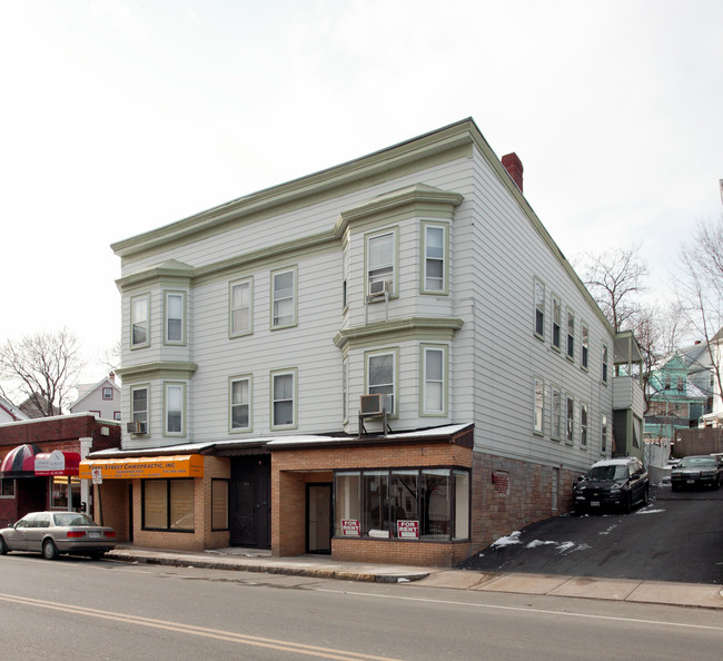 210-216 Ferry St in Everett, MA - Building Photo - Building Photo