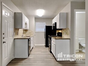 14202 Clear Forest Dr in Sugar Land, TX - Building Photo - Building Photo