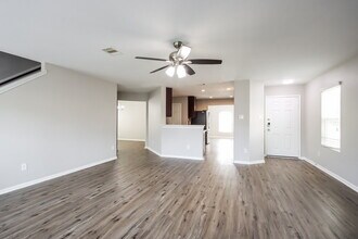 9943 Chimney Swift Ln in Conroe, TX - Foto de edificio - Building Photo