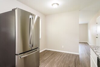 507 Green Valley Dr in Greenwood, IN - Foto de edificio - Building Photo