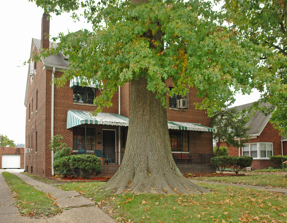 710 Kanawha Blvd W in Charleston, WV - Foto de edificio