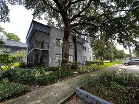 2455 Oak Park Way in Orlando, FL - Building Photo