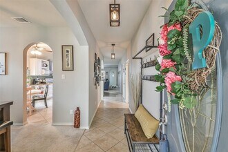 17118 Kobuk Valley Cir, Unit 3R in Humble, TX - Building Photo - Building Photo