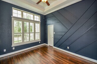 11 Waterfall Way in Tomball, TX - Building Photo - Building Photo