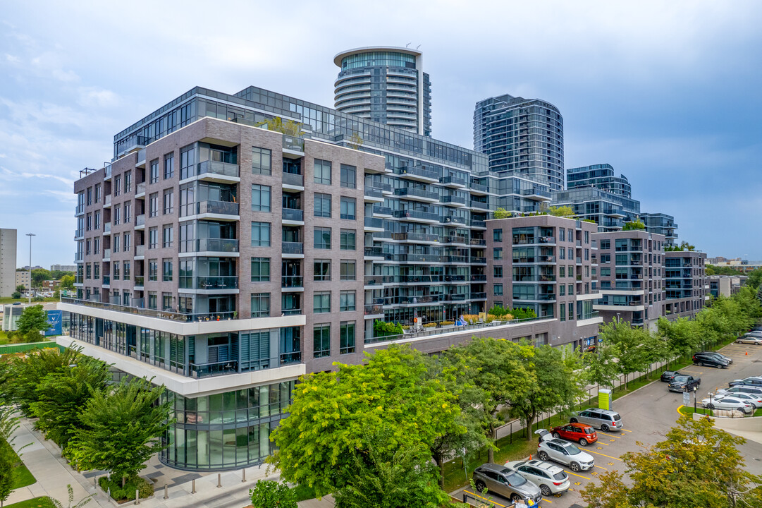 Valhalla Town Square in Toronto, ON - Building Photo