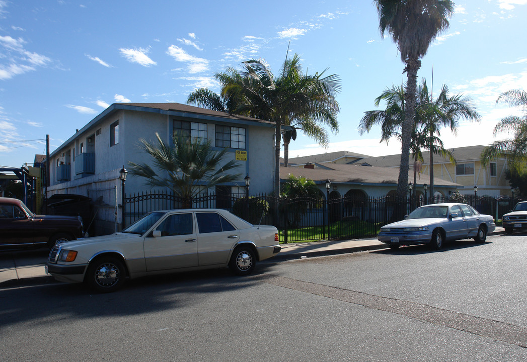 517-531 Florida St in Imperial Beach, CA - Foto de edificio