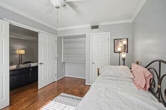 7575 Katy Fwy in Houston, TX - Building Photo - Building Photo