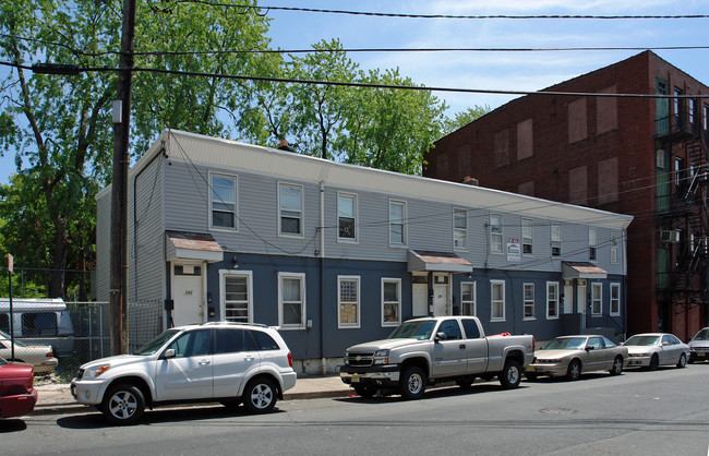 395-401 Summer St in Paterson, NJ - Building Photo - Building Photo