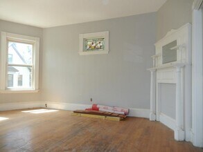 7 Greenmount St, Unit 2 in Boston, MA - Building Photo - Building Photo