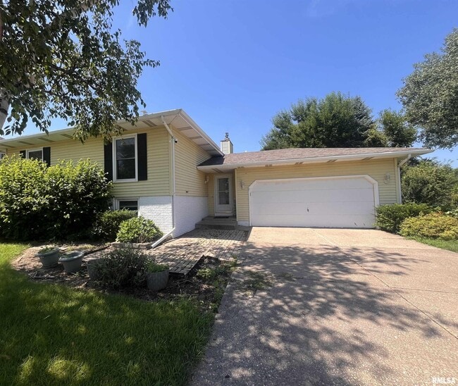 property at 3840 Wakonda Dr