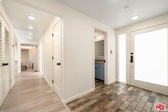 3370 Canton Ln in Los Angeles, CA - Building Photo - Building Photo