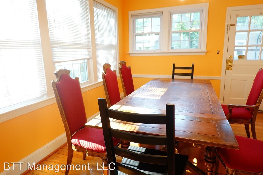800 Maplewood Ave in Takoma Park, MD - Building Photo