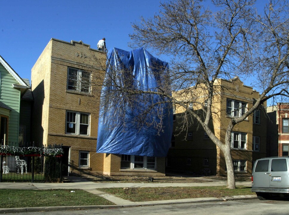 3910 N Bernard St in Chicago, IL - Building Photo