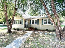 106 Indian Springs Rd in Williamsburg, VA - Building Photo