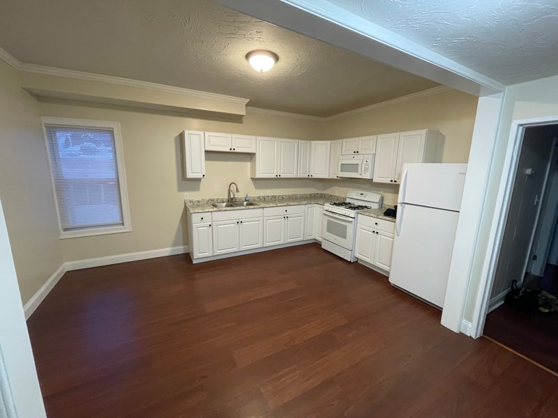 465 N Belmont St, Unit 2 in Fall River, MA - Building Photo