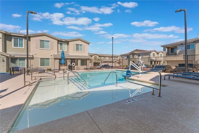 5730 Sky Pointe Dr in Las Vegas, NV - Building Photo - Building Photo