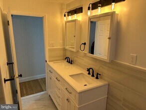 1924 Birchwood Park Dr N in Cherry Hill Township, NJ - Building Photo - Building Photo