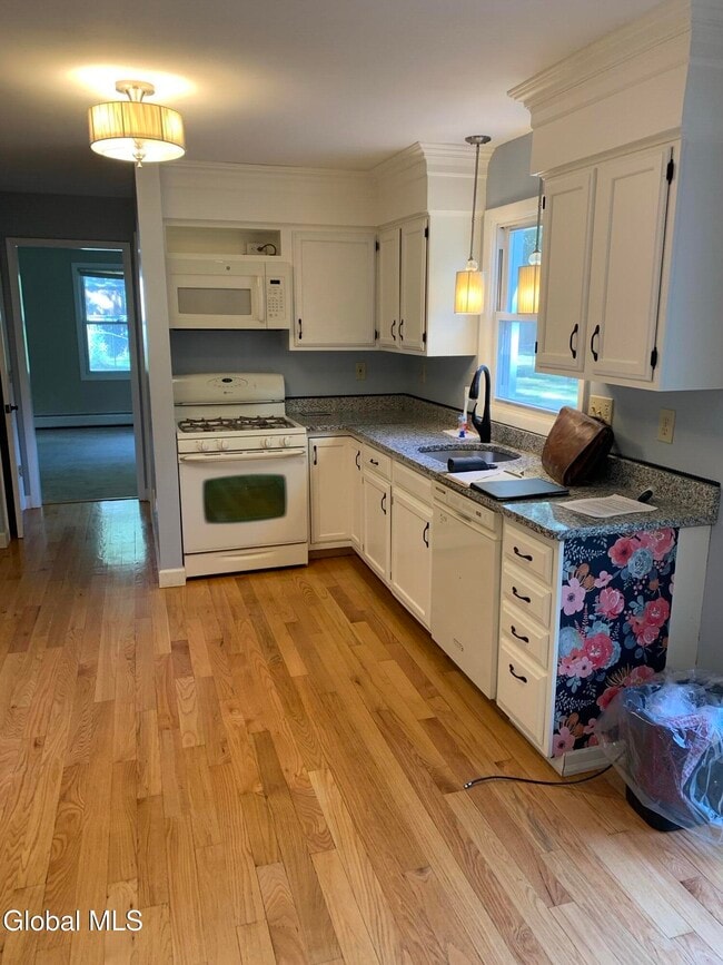9 Augusta Ct in Clifton Park, NY - Building Photo - Building Photo